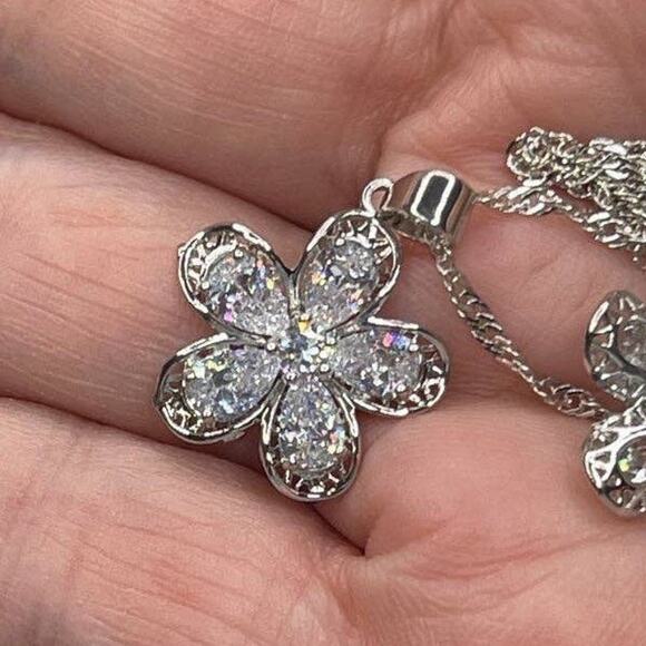 NEW Necklace & Earring Flower Jewelry Set 925 Sterling Silver CZ AU26 - Picture 4 of 5